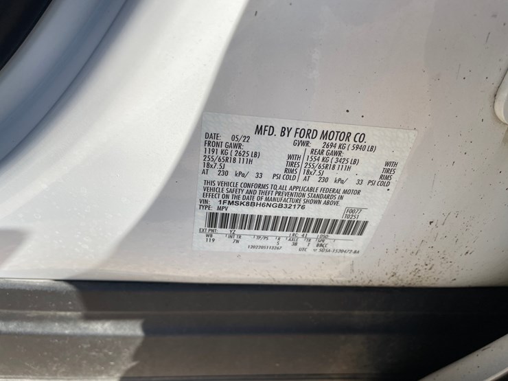 #1529-•-2021-ford-explorer-awd-suv-(has-wi-title)-image-32