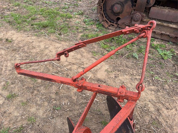 oliver-three-bottom-vineyard-plow-image-13