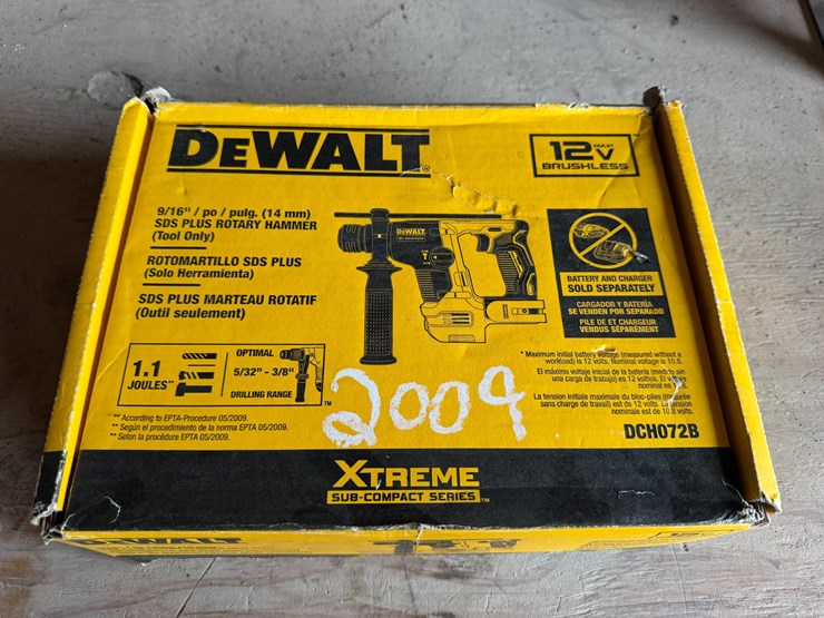 #2009-•-dewalt-9/16"-sds-plus-rotary-hammer-image-1