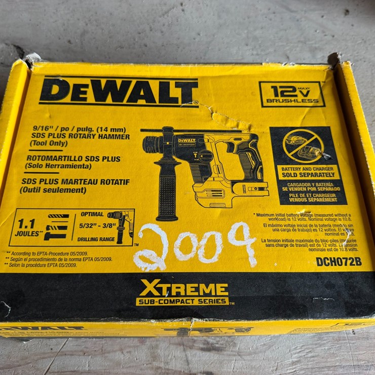 #2009 • DeWalt 9/16" SDS Plus Rotary Hammer