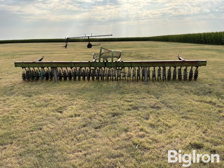 john-deere-400-3-pt-rotary-hoe-image-2