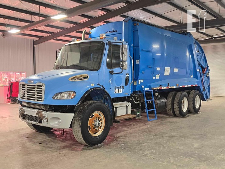 2010-freightliner-business-class-m2-106-image-1