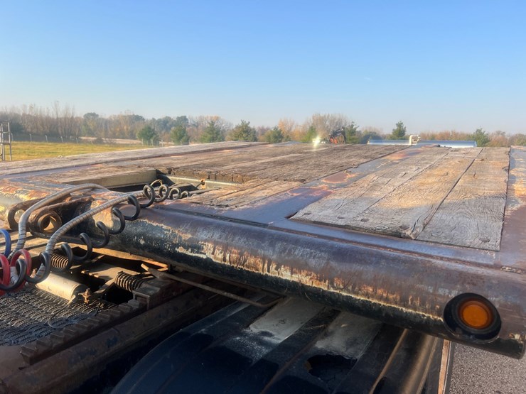 #1511-•-2001-sterling-tri-axle-heavy-haul-day-cab-semi-(has-wi-title)-with-2014-etnyre-tri-axle-lowboy-trailer-(has-wi-title)-image-71