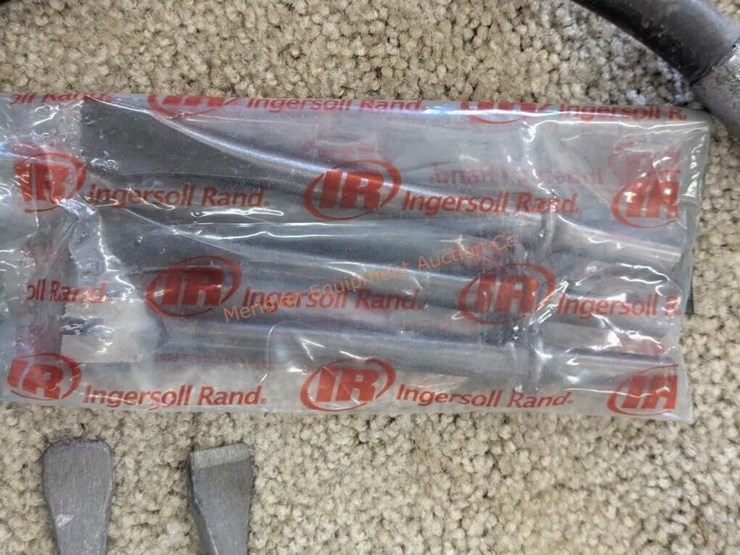 3--assorted-air-pneumatic-chisels-w/-accessories-image-12