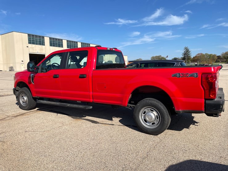 #1523-•-2021-ford-f-250-xl-pickup-truck-(has-wi-title)-image-9
