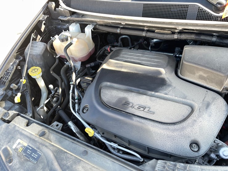 #1521-•-2021-chrysler-voyager-mini-van-(has-wi-title)-image-36