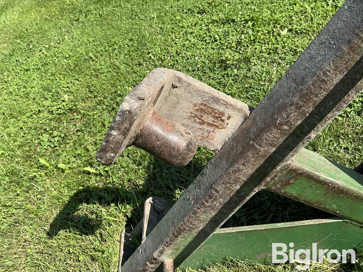 john-deere-3-pt-bale-carrier-w/-trailer-hitch-image-14