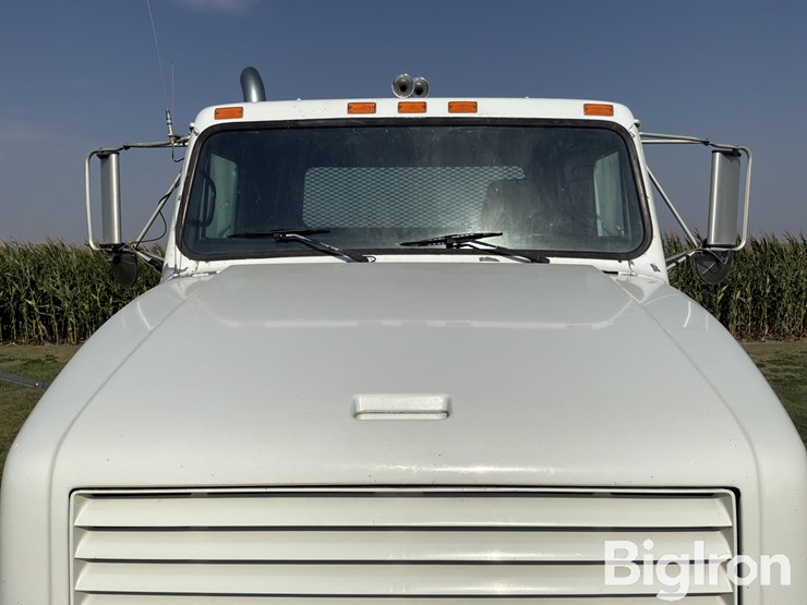 1995-international-8200-t/a-truck-tractor-image-11