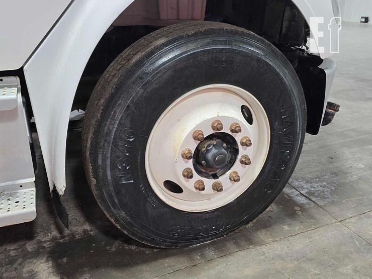 2019-freightliner-business-class-m2-106-image-22