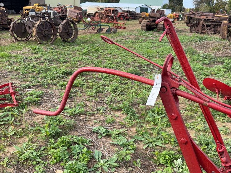 oliver-two-bottom-plow-image-25