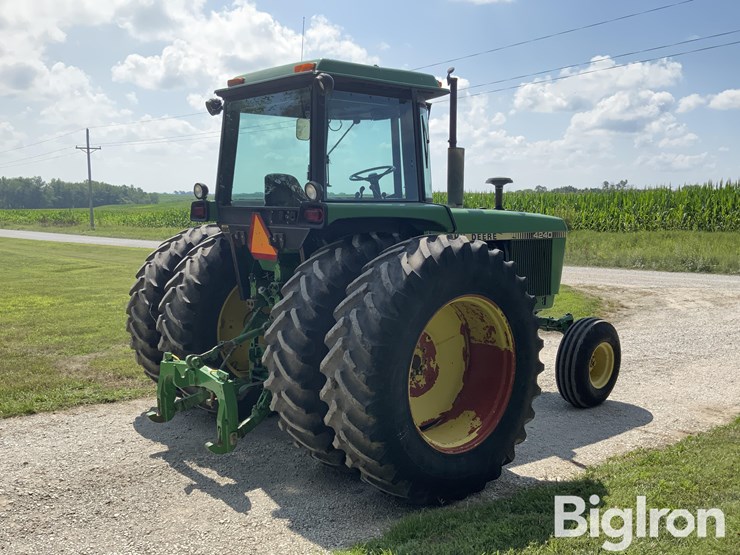 1982-john-deere-4240-2wd-tractor-image-5