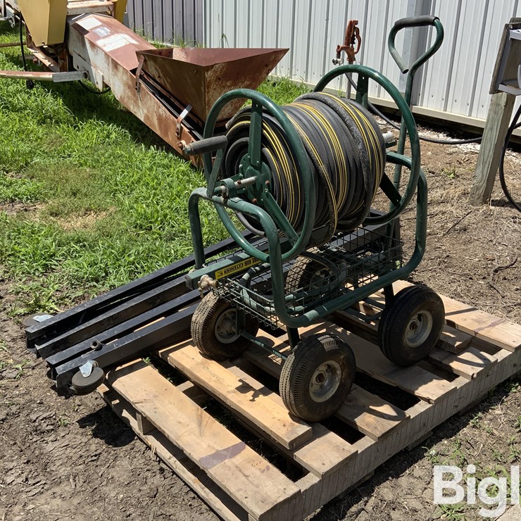 Portable Hose Reel W/Sprinkler Stands