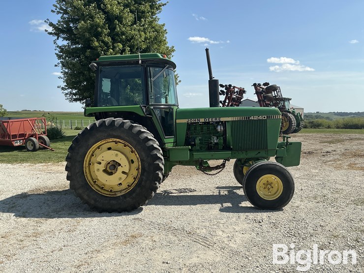 1981-john-deere-4240-2wd-tractor-image-4