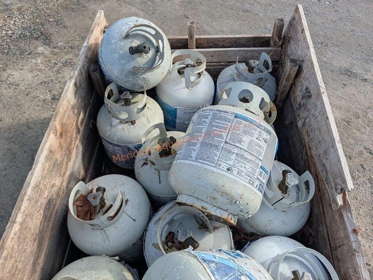 ~16--propane-tanks-image-11