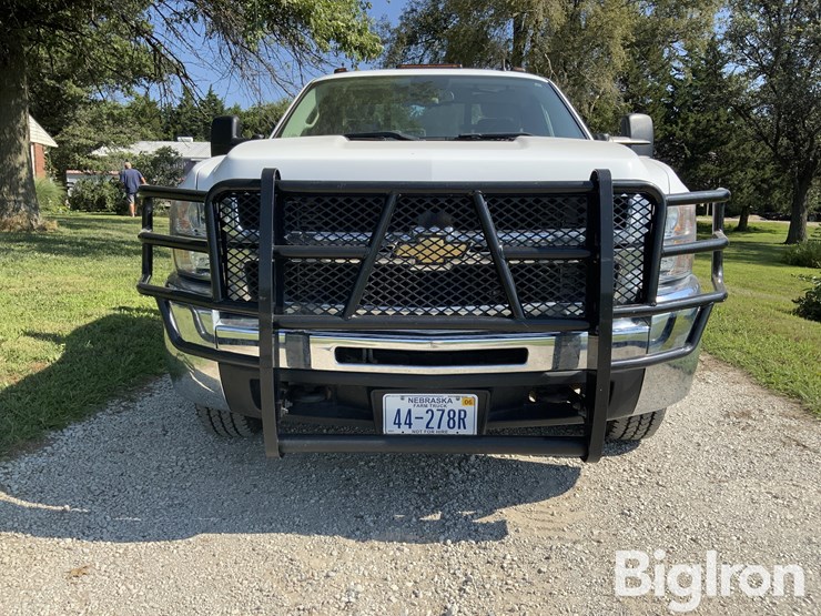 2009-chevrolet-silverado-3500-hd-4x4-flatbed-service-truck-image-2