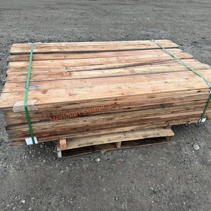 ~168- Dog Ear Cedar Fencing Pieces