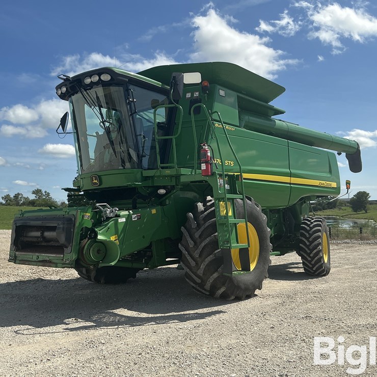 2010 John Deere 9670 STS 4WD Combine