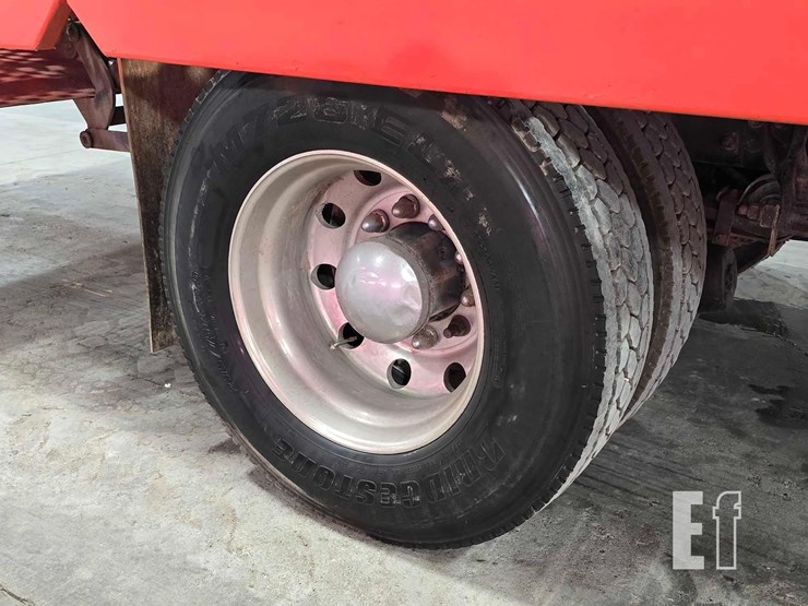 2018-peterbilt-337-image-28