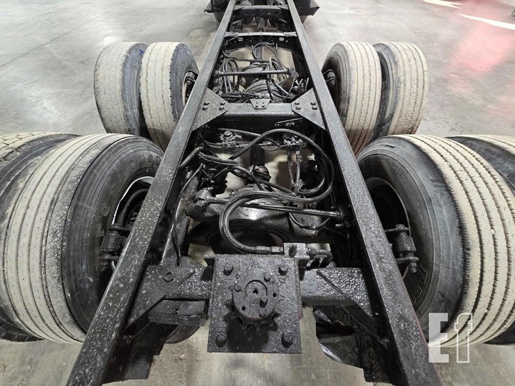 2000-freightliner-fl80-image-17