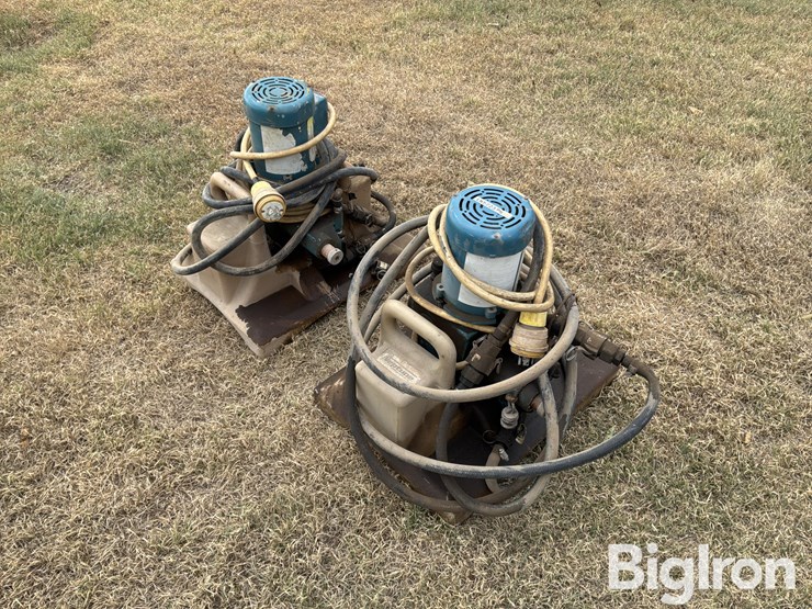 neptune-center-pivot-irrigation-chemical-fertilizer-pumps-image-1