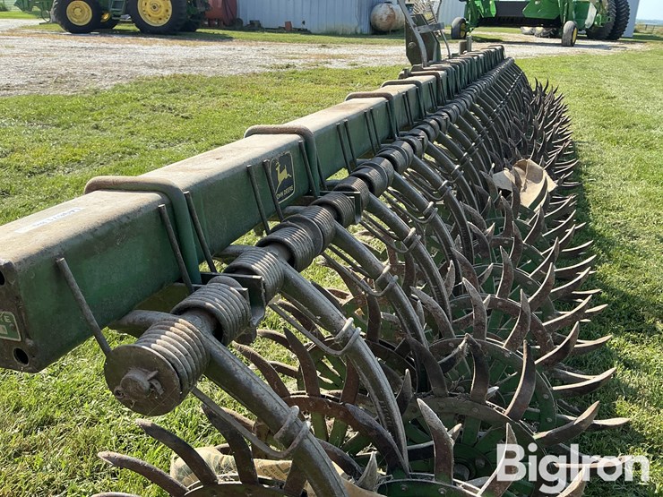 john-deere-415-15'-rotary-hoe-image-13