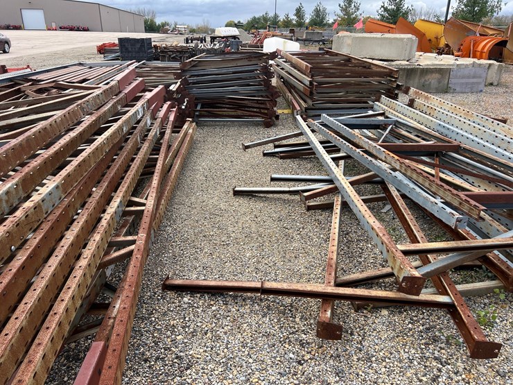 #2103-•-steel-pallet-racking-upright-frames,-cross-beams,-and-more-image-8