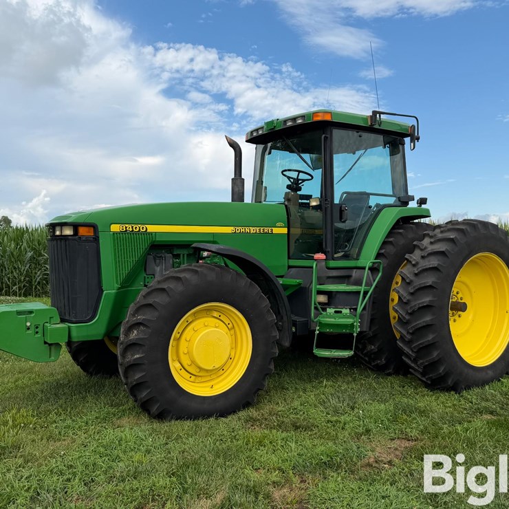 1999 John Deere 8400 MFWD Tractor