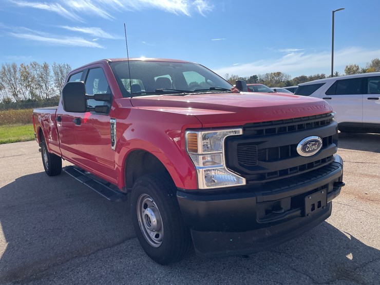 #1523-•-2021-ford-f-250-xl-pickup-truck-(has-wi-title)-image-3