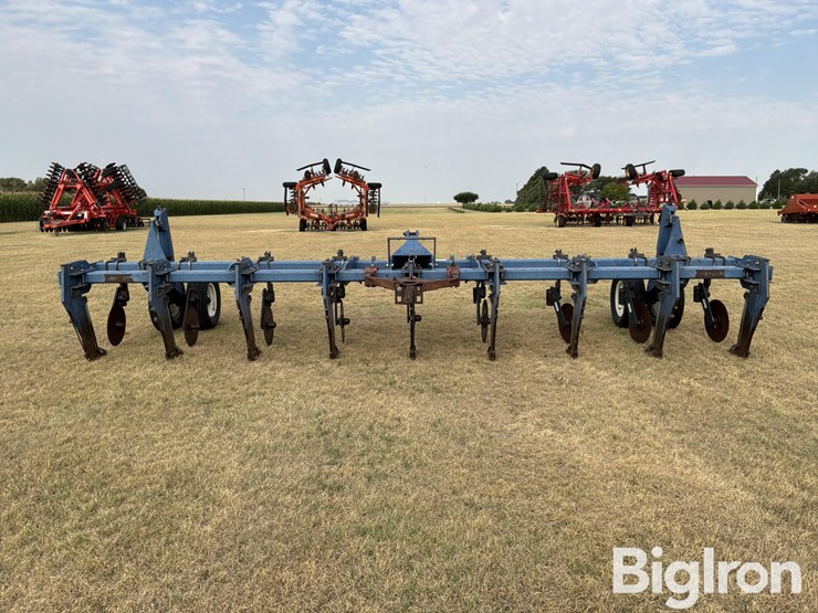 1997-blu-jet-3-pt-sub-tiller-9-shank-ripper-plow-w/anhydrous-tubes-image-6