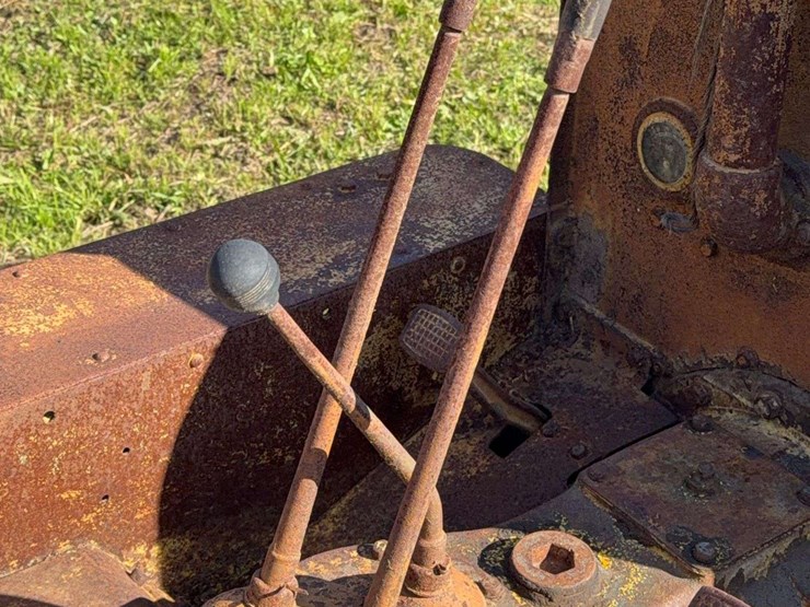 caterpillar-ten-image-27