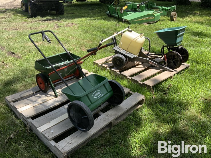 walk-behind-&-pull-type-lawn-spreaders-&-sprayer-image-7