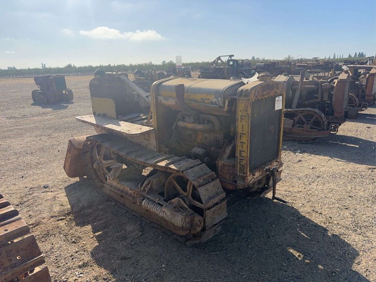 caterpillar-fifteen-image-7