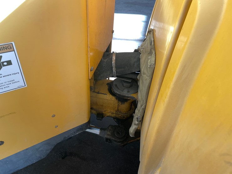 #1537-•-2010-volvo-dd70-vibratory-compactor-image-11