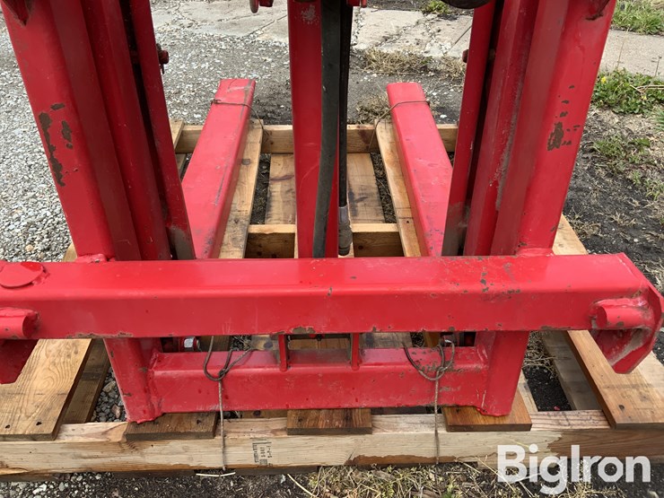 westendorf-3-pt-hydraulic-forklift-attachment-image-10