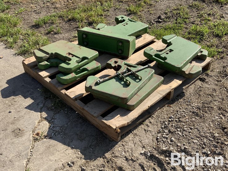 john-deere-100#-tractor-suitcase-weights-image-7