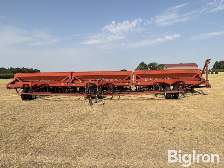 1994-international-7100-hoe-drills-w/transport-image-2
