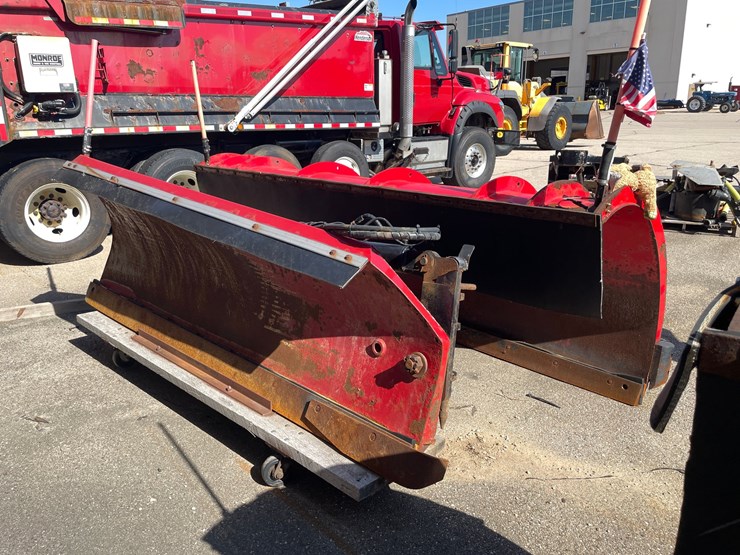 #1502-•-2018-international-7600-quad-axle-dump-truck-(has-wi-title)-with-accessories-image-63