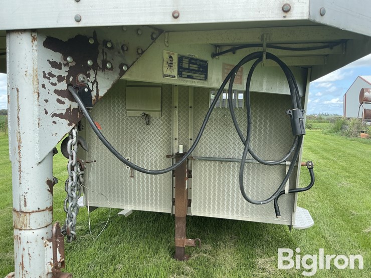 2001-barrett-t/a-gooseneck-aluminum-livestock-trailer-image-9