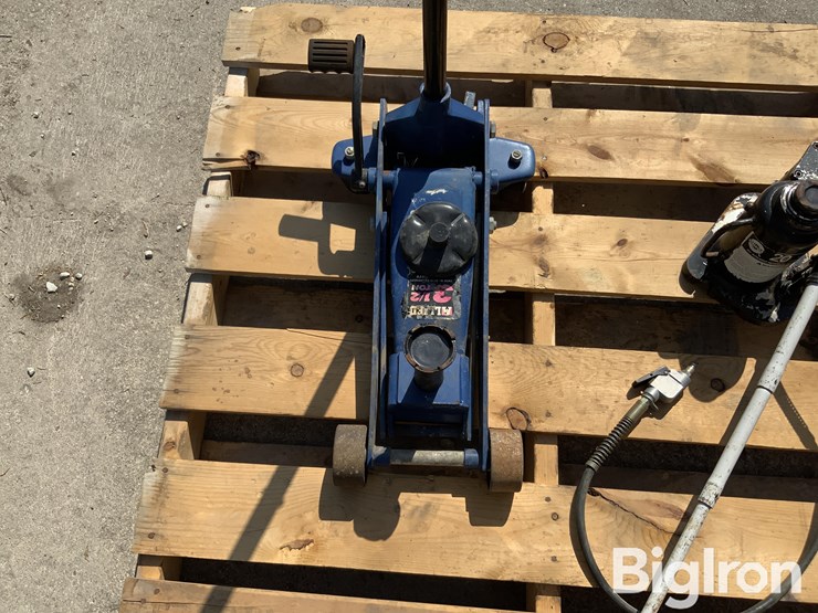 air-actuated-bottle-&-manual-hydraulic-floor-jacks-image-16