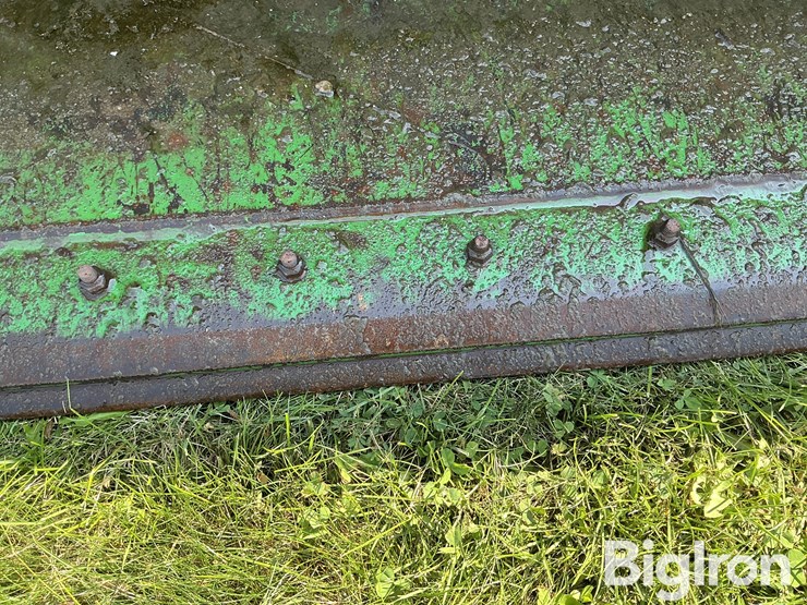 john-deere-8'-loader-bucket-image-15