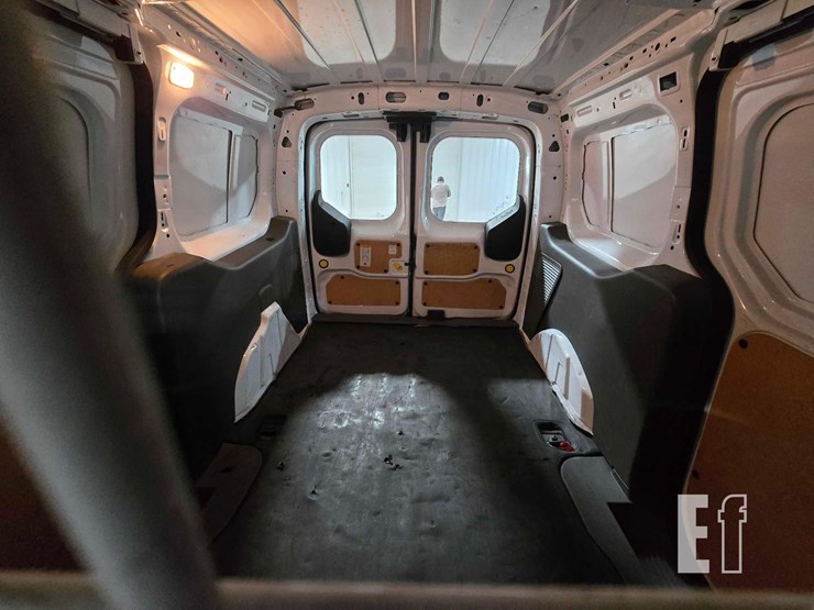 2022-ford-transit-connect-image-14