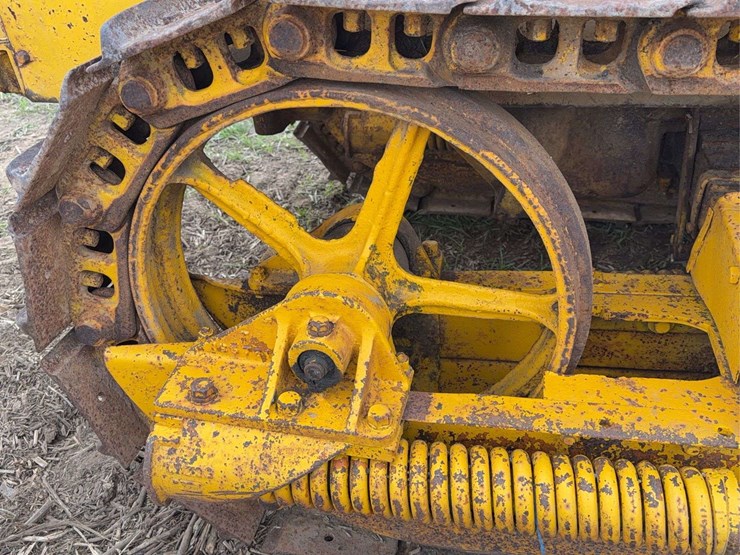 caterpillar-twenty-eight-image-41