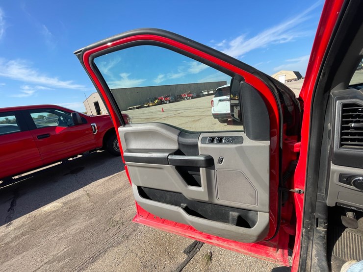 #1524-•-2021-ford-f-250-xl-pickup-truck-(has-wi-title)-image-16