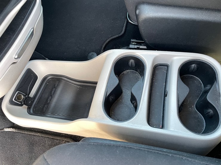 #1520-•-2020-chrysler-voyager-mini-van-(has-wi-title)-image-29