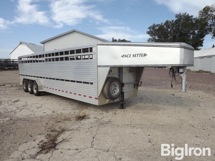 2004-k&o-mfg-pace-setter-tri/a-aluminum-livestock-trailer-image-3