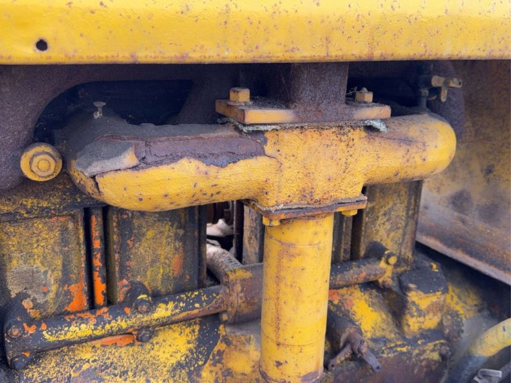 caterpillar-twenty-eight-image-46