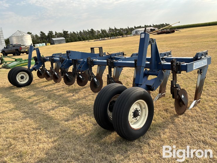 1997-blu-jet-3-pt-sub-tiller-9-shank-ripper-plow-w/anhydrous-tubes-image-1