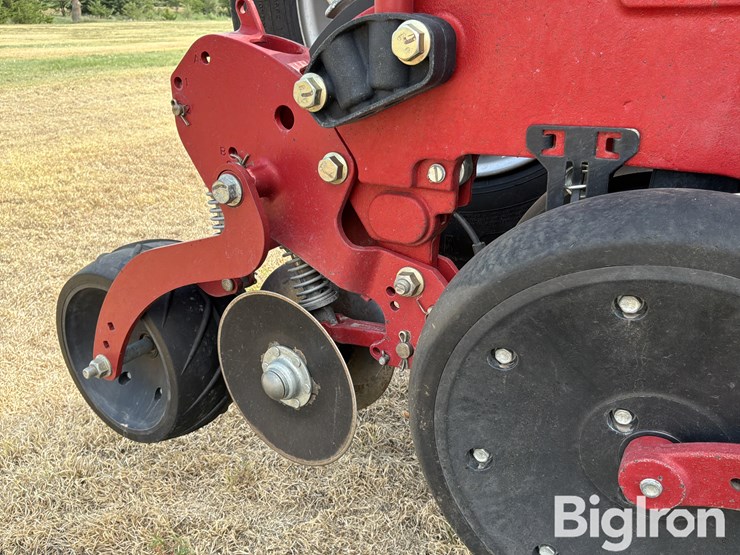 2018-case-ih-early-riser-2150-16r30"-planter-image-16