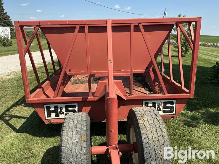 h-&-s-fws2a-hay-feeder-wagon-image-10