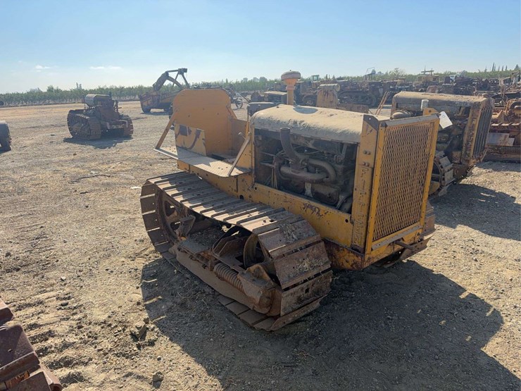 caterpillar-fifteen-image-6